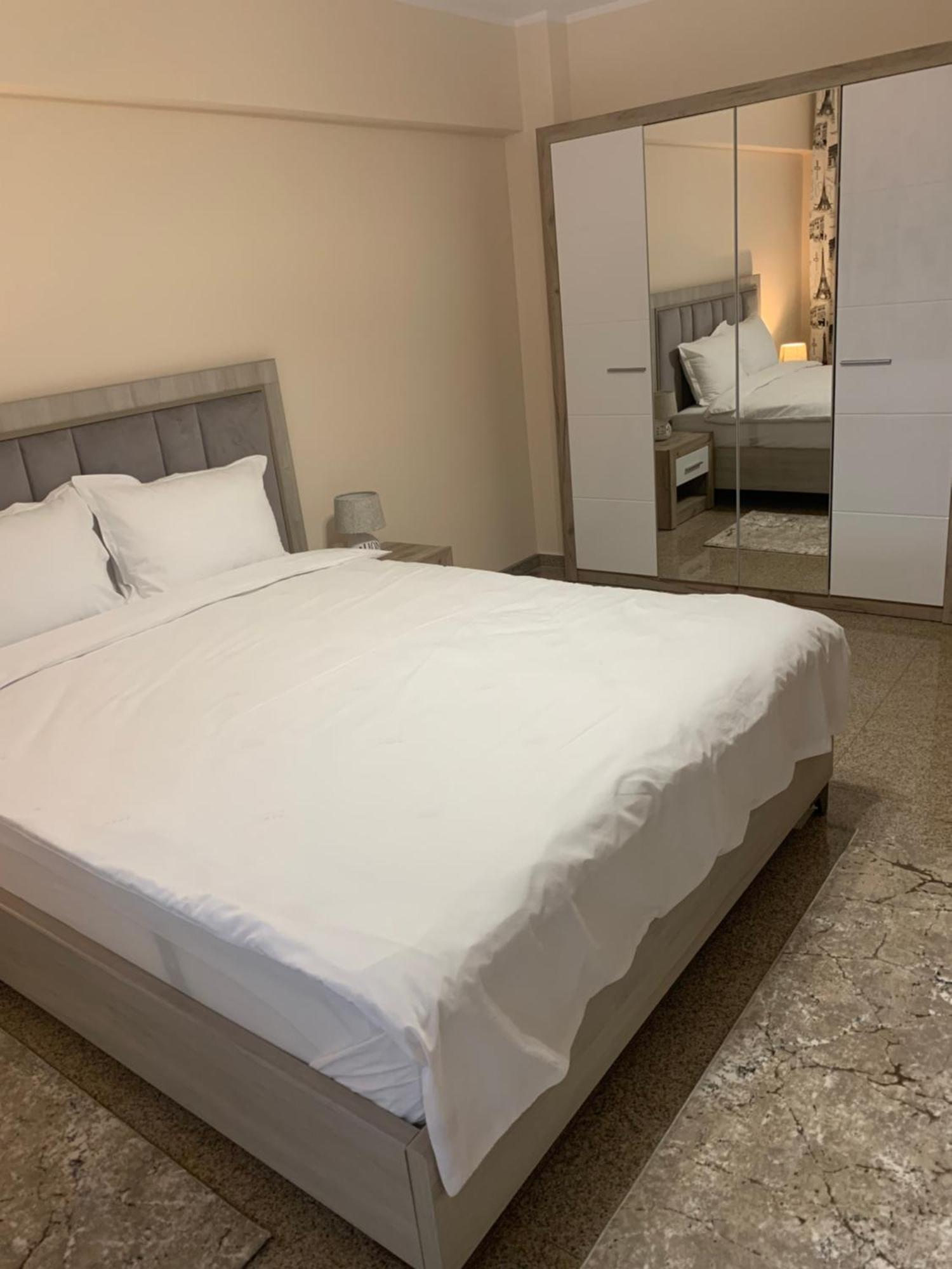 Minerva Ultracentral Apartment Craiova Exterior photo